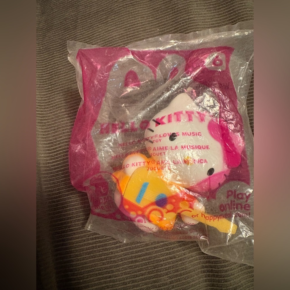 2013 Limited Edition Hello Kitty McDonalds toy